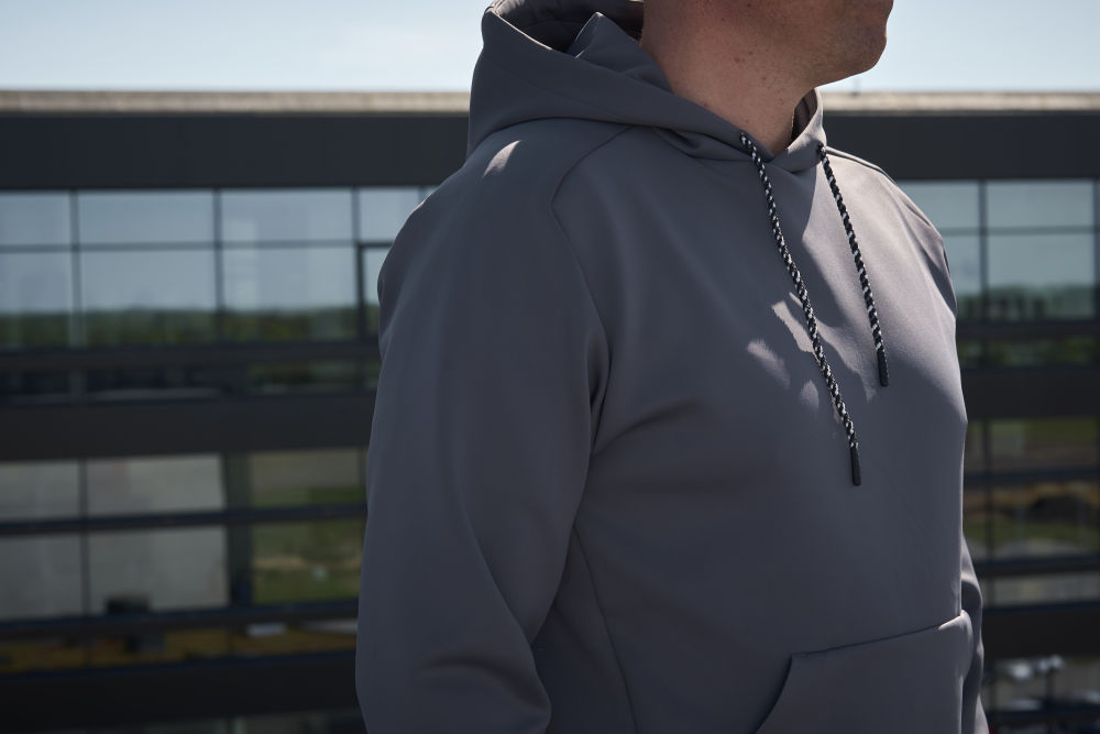 Hoodies und Sweater mit Firmenlogo – hochwertige Workwear von Handelslöwen